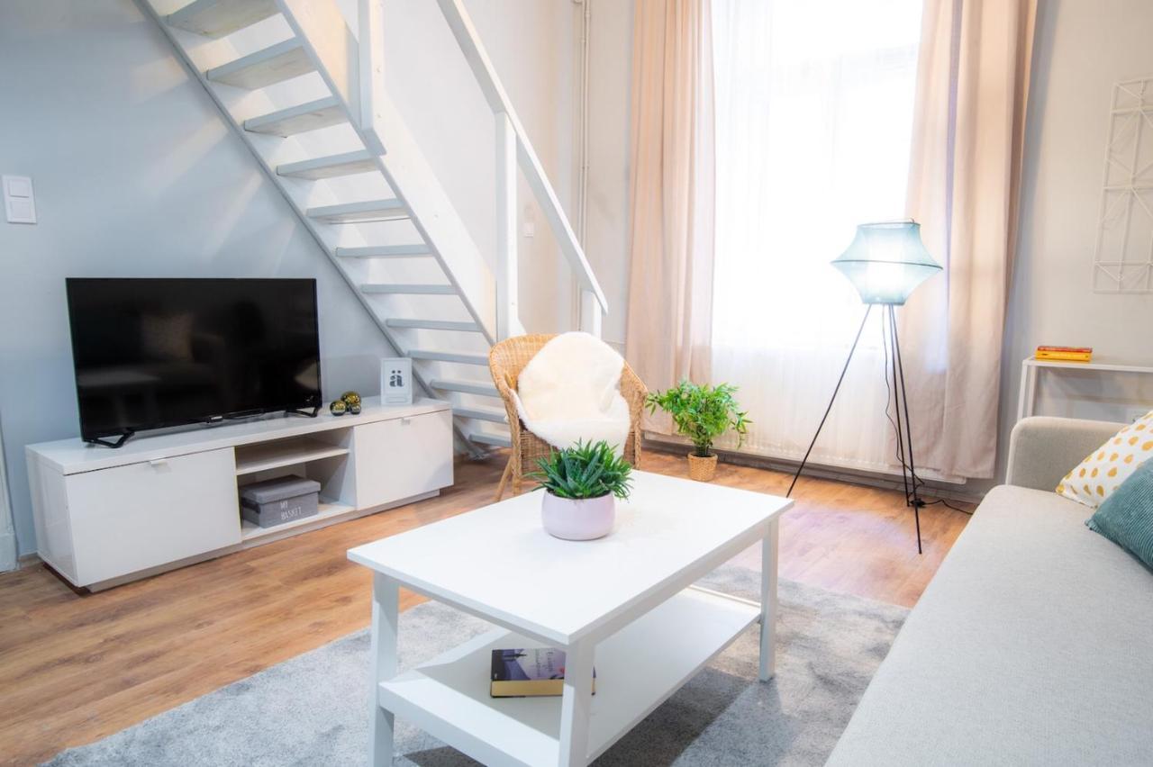 Apartment In Super Location M9 Budapeste Exterior foto